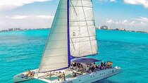 Isla Mujeres Catamaran Tour with Snorkeling and Lunch