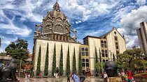 Private Tour of Medellín: Comuna 13, Metrocable, Botero Plaza