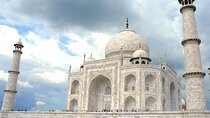 From Delhi: Taj Mahal & Agra Fort from Delhi by Crysta Innova