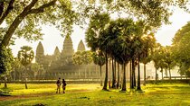 Two-days tour discovering Angkor Wat,The carving of 1000 Lingas 