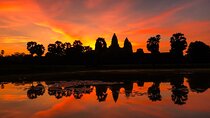 Full-Day Angkor Wat Sunrise Private Tour with Angkor Temples Pass