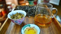 Daily Authentic Vietnam Tea Tasting & Train Street Tour 