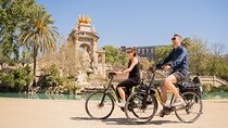 Barcelona in One Day eBike Tour with Park Güell Ticket