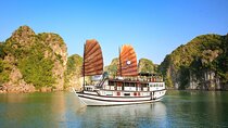 From Hanoi: Garden Bay 2-day Bai Tu Long Serenic Voyage