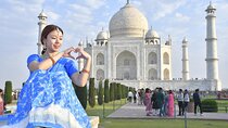Agra: skip-the-line Sunrise Taj Mahal with Mausoleum Ticket Tour