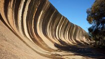 Wave Rock Chinese Day Tour from Perth