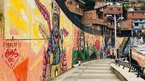 Medellin Walking TOUR || Graffitour COmuna 13