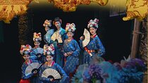 Chinese tradional dancing show with sichuan banquet feast