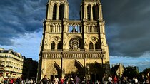 Notre Dame Revealed: 1-Hour Guided Exterior Tour Visit