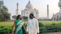 Taj Mahal Trip from Delhi by Gatimaan Express Train with 5* Lunch