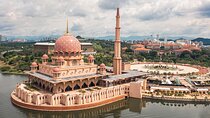 Private tour from Kuala Lumpur: Putrajaya Lakes and Pink Mosque