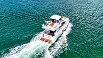 Explore the Skyline Luxury Yacht Charter in Miami