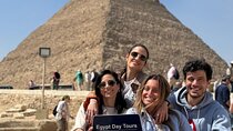 Cairo Layover Tour: Giza Pyramids & GEM
