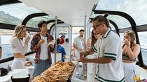 Lisbon: Pizza Cruise on a Luxury Boat with Open Bar