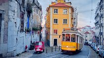 Private Car Transfer from Porto to Lisbon with 2 hours for sightseeing