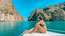 Sunrise Private Tour to Phi Phi Island 