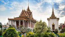 Private Shore Tour: Discover Phnom Penh's Historical Gems