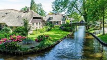 Giethoorn Luxury Private Bus Tour + Zaanse Schans (7 guests)