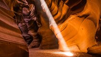 Las Vegas: Antelope Canyon Small Group One Day Tour with Lunch