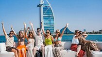 Shared Yacht Cruise Tour in Dubai Marina with Food andSightseeing