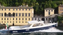 Tour aboard the iconic Bertram 31 Sedan on Lake Como