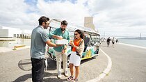 Lisbon Private 5-Hour Eco Tuk-Tuk Tour with Local Tastings 