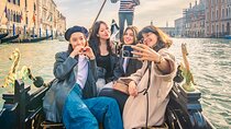 Venice: Classic 30-Minute Gondola Ride Through the Canals