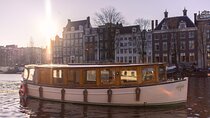 Amsterdam: 2-Hour Canal Cruise incl. Drinks & Dutch Snacks