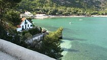 Full-day private tour DE Arrábida, Sesimbra and Palmela