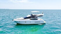 47ft + FREE Hour | Miami Yacht Rental | 3 to 6 Hours | 13 People
