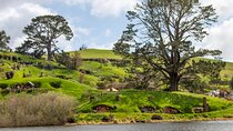 Hobbiton Movie Set Small Group Day Tour from Auckland 