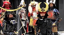Enjoy taking impressive photos dressed as a samurai