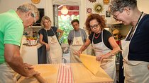 Traditional Tortellini Cooking Class at Local Home in Bologna