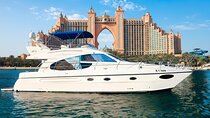 Dubai 3 Hour Private Yacht Tour in Atlantis Burj Al Arab Palm