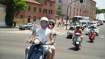 Rome’s Highest Hills Skyline Vespa Tour with Driver and Photo