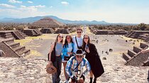 Get a VAN and Guide : Mexico City to Teotihuacan Pyramids