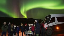 Northern Lights 4x4 Tour with Pastries and Cocoa from Reykjavik