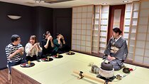 Kyoto Nishiki Market Walk Tour with Tea Ceremony Experience