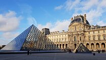 Louvre Museum: Exterior Tour with Skip the Line Ticket