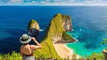 4 Days Temple Hot Springs and Nusa Penida Escape in Bali