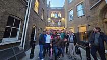Pub Crawl and Sing Along London Experience