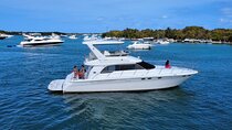 52' Yacht Rental in Miami Beach with Experienced Captain