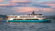 Istanbul Shared Boat Tour Dinner Cruise with Turkish Night Show