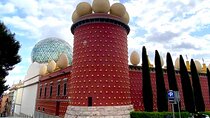 Private Dalí Tour: Museum, Cadaques House & Púbol from Barcelona.