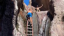 Las Vegas: Arizona Hot Springs Hike with Certified Hiking Guide