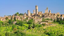 San Gimignano and Winery Experience with Lunch from Livorno 
