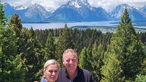 Grand Teton Sunset Tour with Wildlife Viewing and Snacks