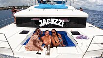 Catamaran with jacuzzi for groups Lunch and drinks Puerto plata
