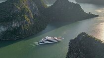 Ha Long Bay 5-Star Day Cruise with Luxury Limousine from Hanoi