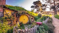 Auckland to Hobbiton Private Tour Shire Movie Set and Waikato